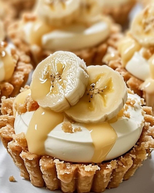 No-Bake Mini Banana Cream Pies