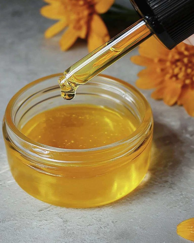Golden Wrinkle Oil: Natural Collagen Booster for Youthful Skin