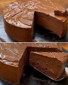 No-Bake Chocolate Banana Mousse Cake