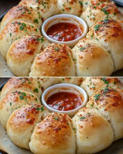 Garlic Cheese Pull-Apart Bread Ring