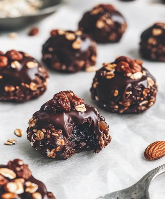 No-Bake Chocolate Oat Clusters