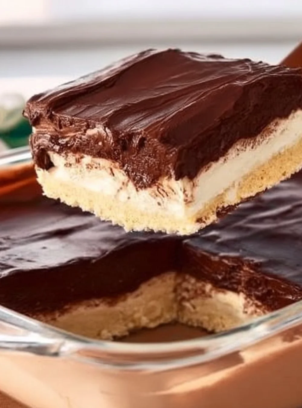 Delicious no-bake dessert featuring chocolate and berries.